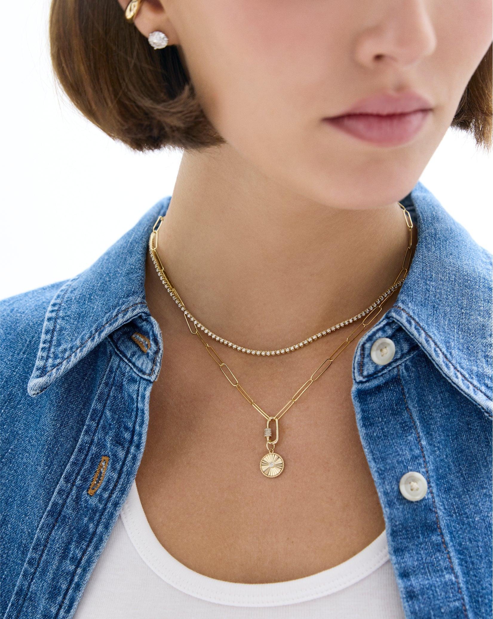 Elegant Fluted Round Diamond Pendant.