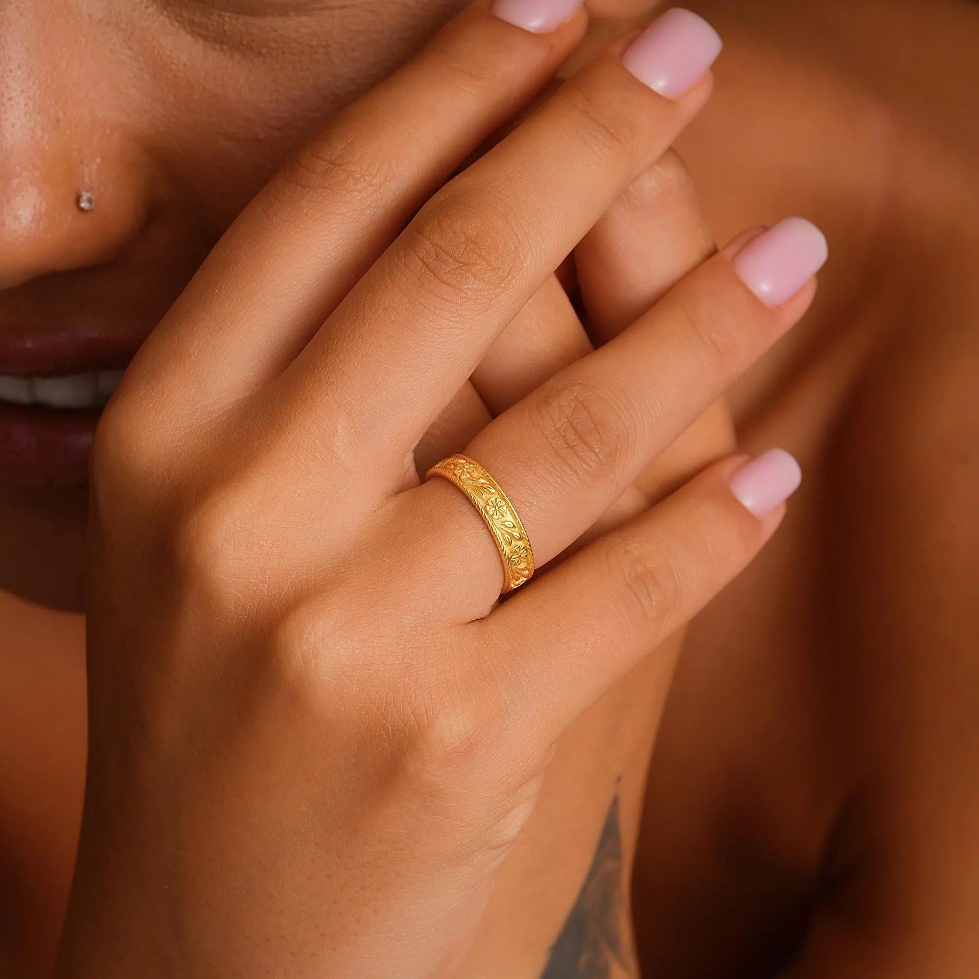 14K Gold Dainty Wedding Band, Vintage Design Flower Wedding Ring, Bridal Jewelry, XW246