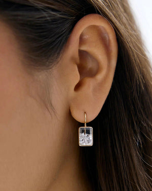 Emerald Elegance: Stunning Drop Earrings for Every Occasion.