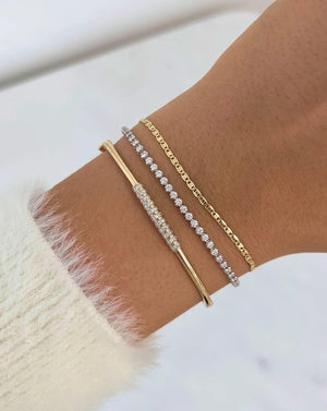 Elegant Diamond Bar Bangle - Timeless Luxury Accessory.