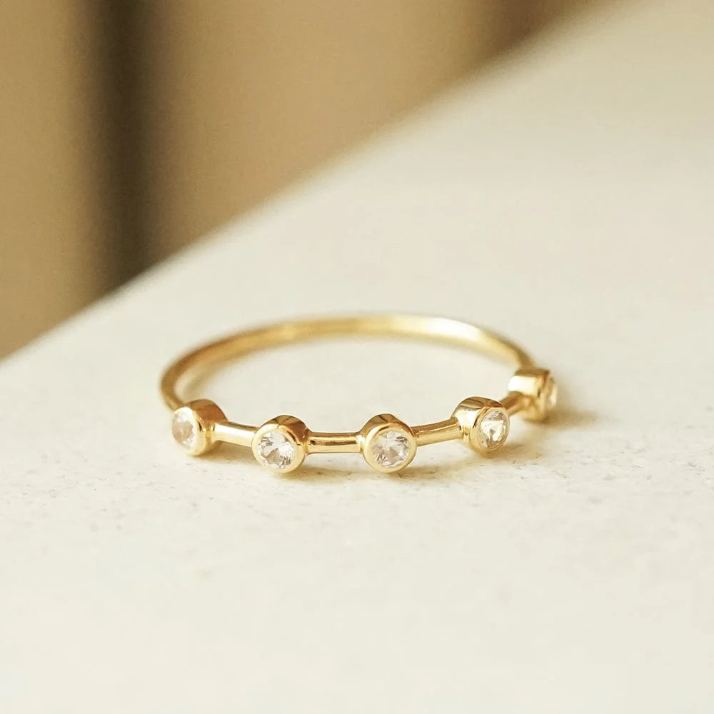 Estée Lalonde Fine round Sapphire Ring 14Ct Solid Gold