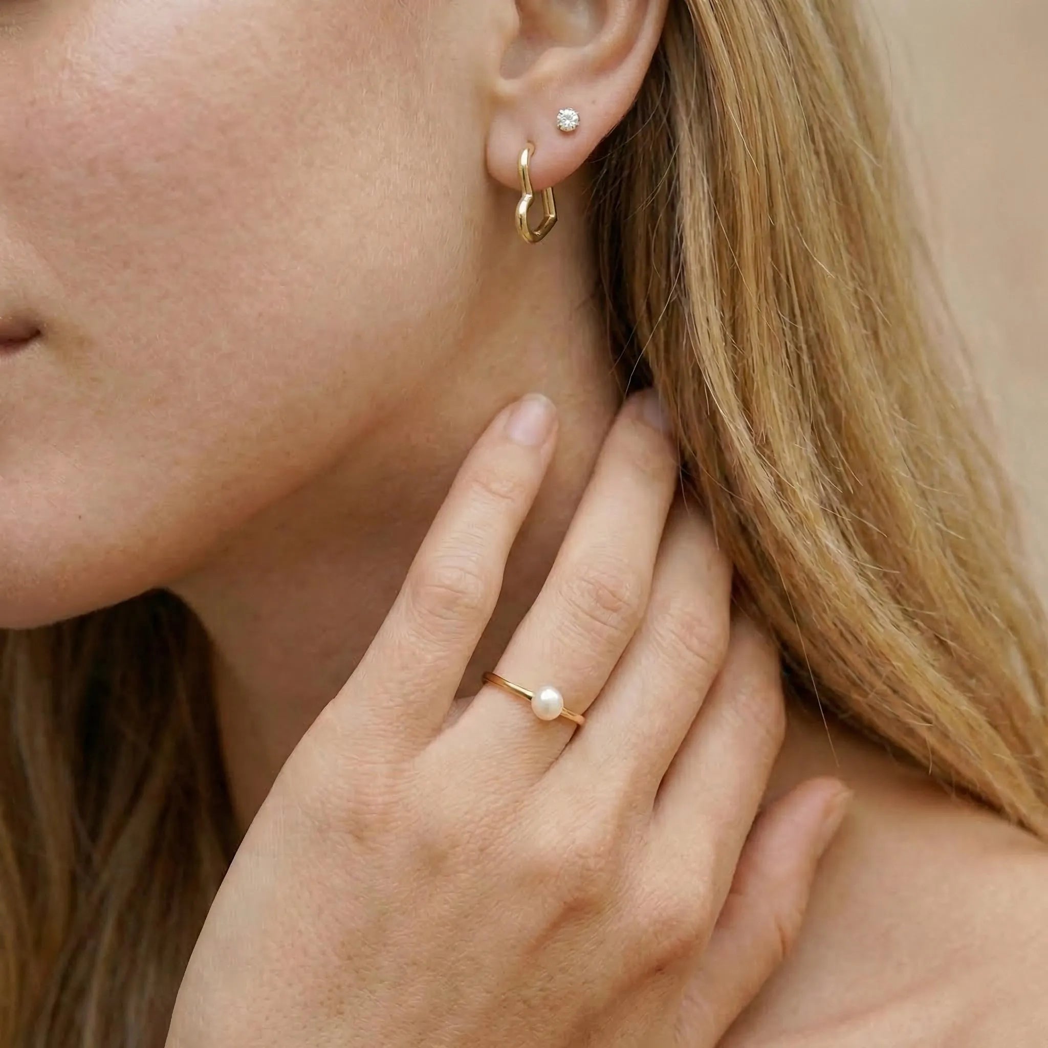 Gold Heart Huggie Earrings - Gold Heart Hoop Earrings - 18K Gold Vermeil -Minimalist Valentine Jewelry - Demi-Fine Mother'S Day Gift