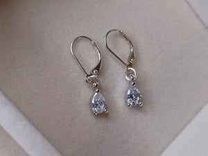 Teardrop Cubic Zirconia Earrings: 925 Sterling Silver Leverback Dangle