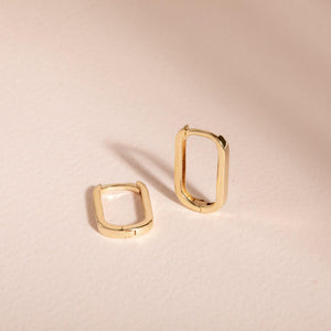 Elegant Solid Gold Paperclip Hoop Earrings in 10K, 14K & 18K – Modern Oval Design for Everyday Luxury & Special Occasions.