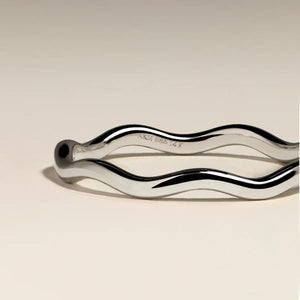 Elegant Scalloped Band Ring in Luxurious Solid White Gold.