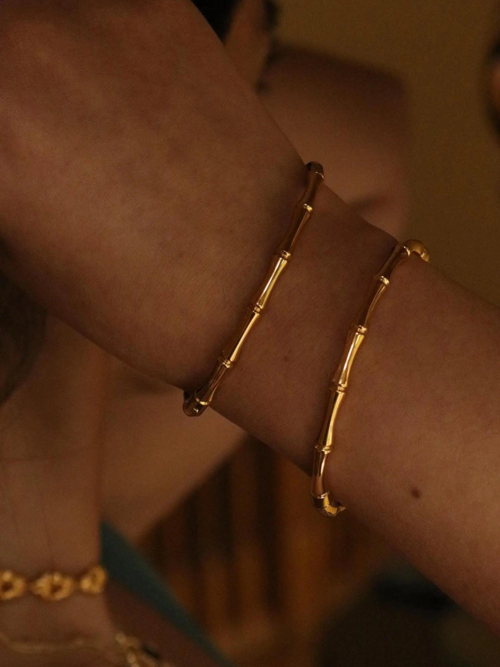 Elegant 18K Gold Bamboo Bangle - Chunky Minimalist Oval Bracelet, Perfect for Stacking!.