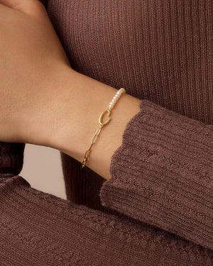 Lou Pearl Alphabet Bracelet