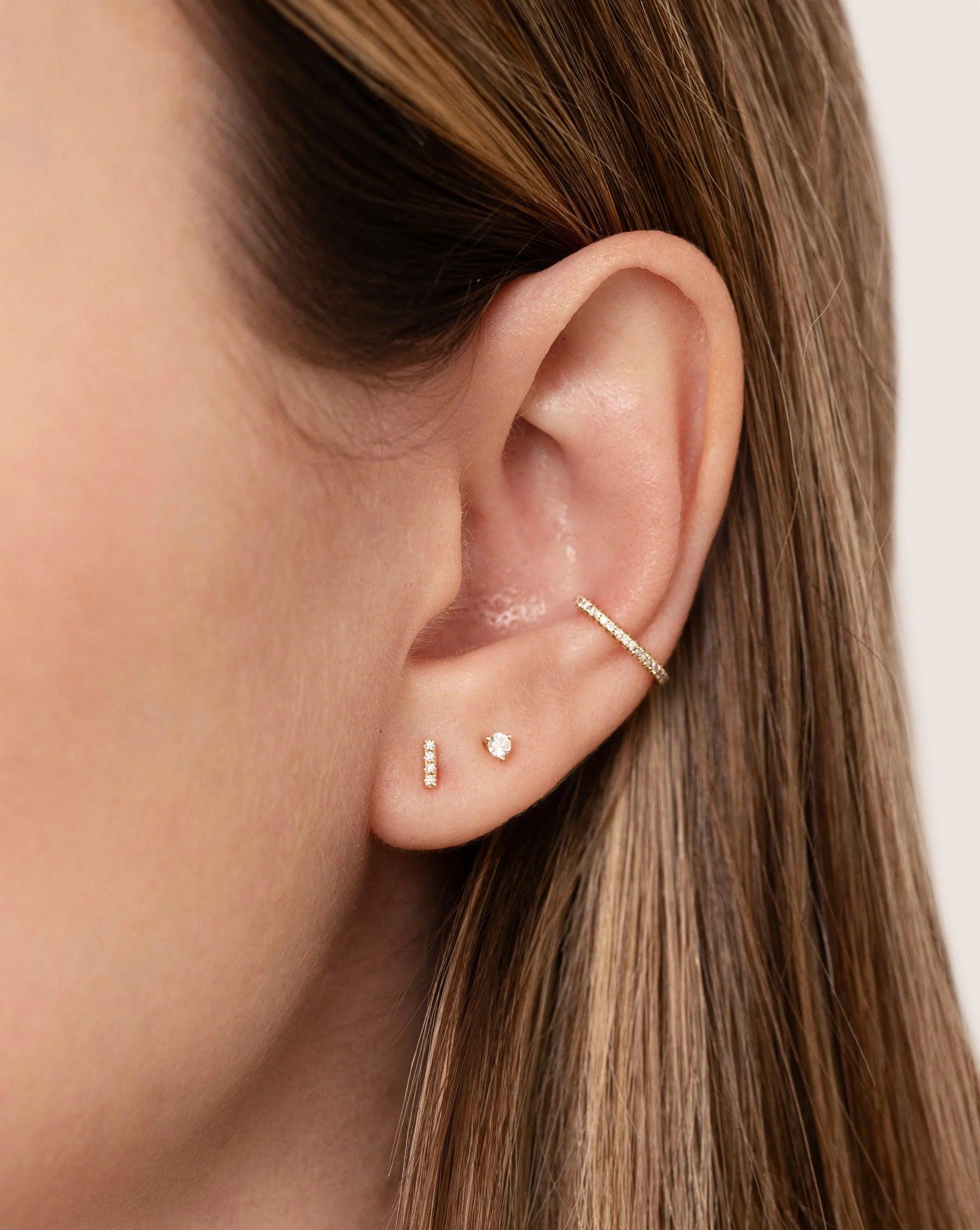 Radiant Diamond Ear Cuff: Elevate Your Elegance.