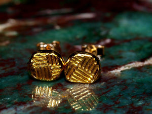 Elegant 24K Gold 5mm Textured Line Stud Earrings - Minimalist Solid Gold Discs.