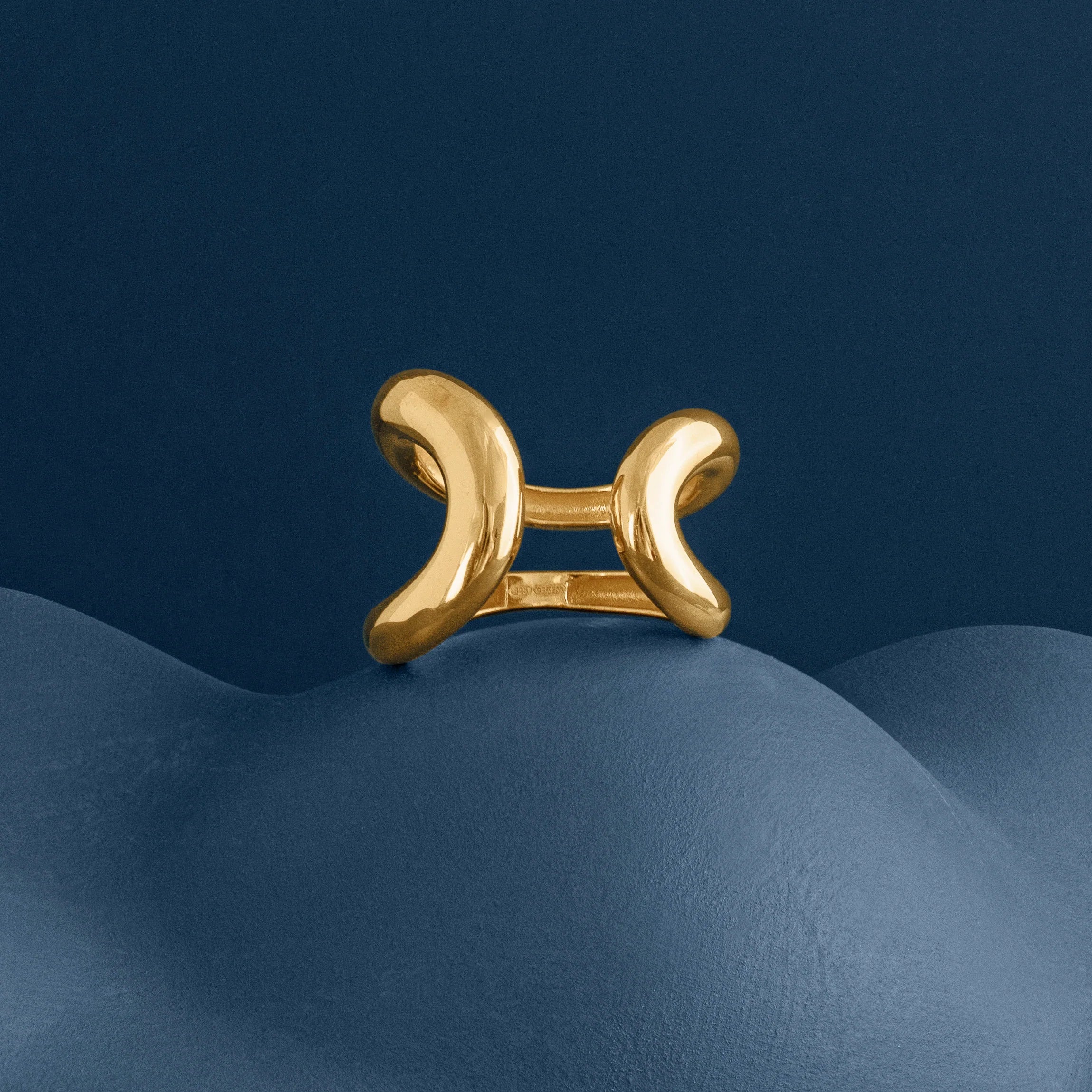 GOLD CHUNKY DOUBLE LOOP RING