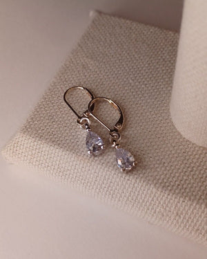 Teardrop Cubic Zirconia Earrings: 925 Sterling Silver Leverback Dangle