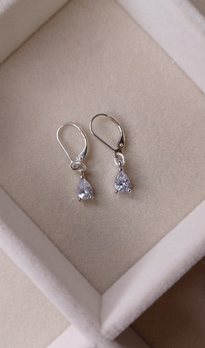 Teardrop Cubic Zirconia Earrings: 925 Sterling Silver Leverback Dangle
