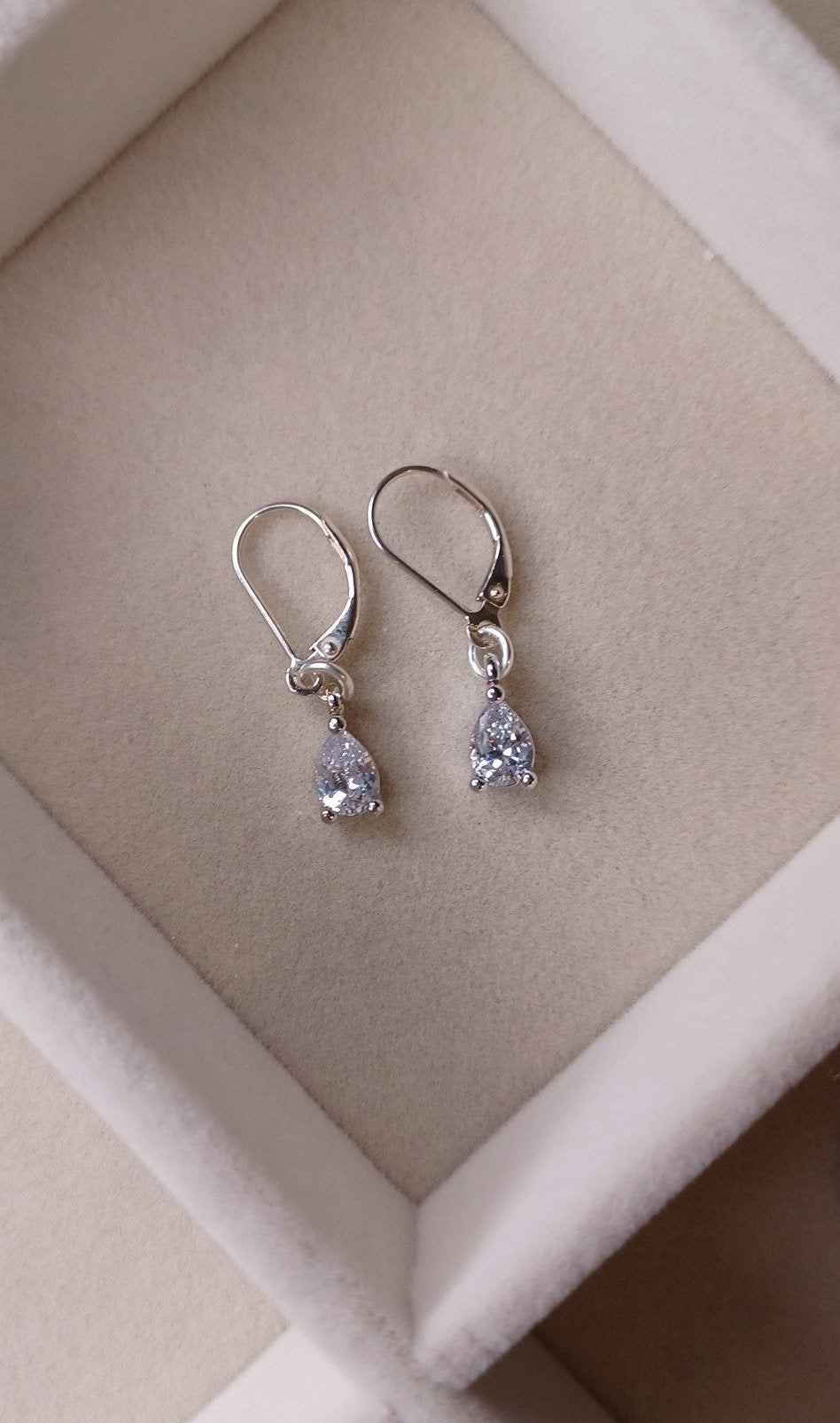 Teardrop Cubic Zirconia Earrings: 925 Sterling Silver Leverback Dangle