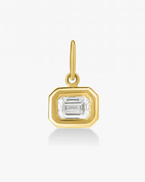 Elegant Framed Lab-Diamond Pendant for Timeless Style.