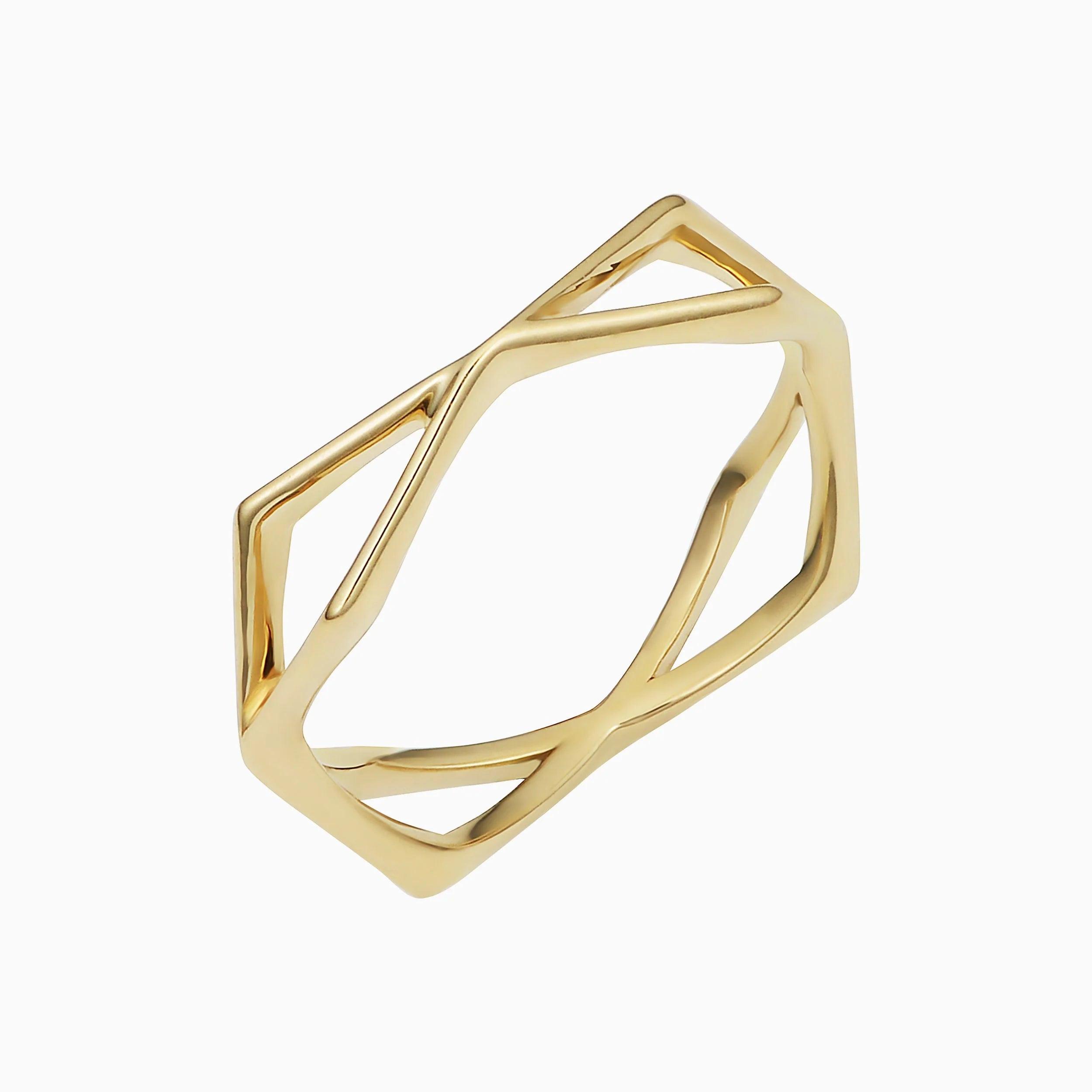 Vintage 1975 Bow Ring – Timeless Elegance and Charm.