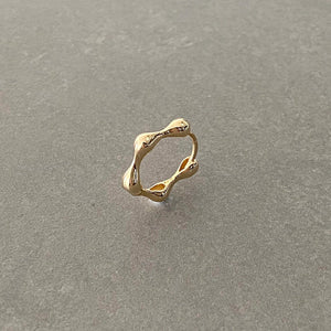 Elegant 14K Solid Gold Huggie Hoop Earrings - 15.5mm Hinged Design for Women.