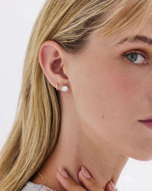 Elegant Classic Gold Huggie Earrings for Timeless Style.
