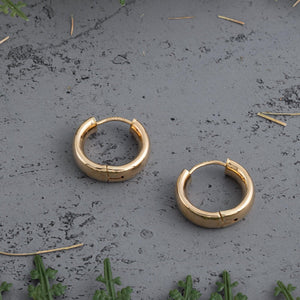 Chunky 14K Solid Gold Hoop Earrings - Timeless Classic Elegance.