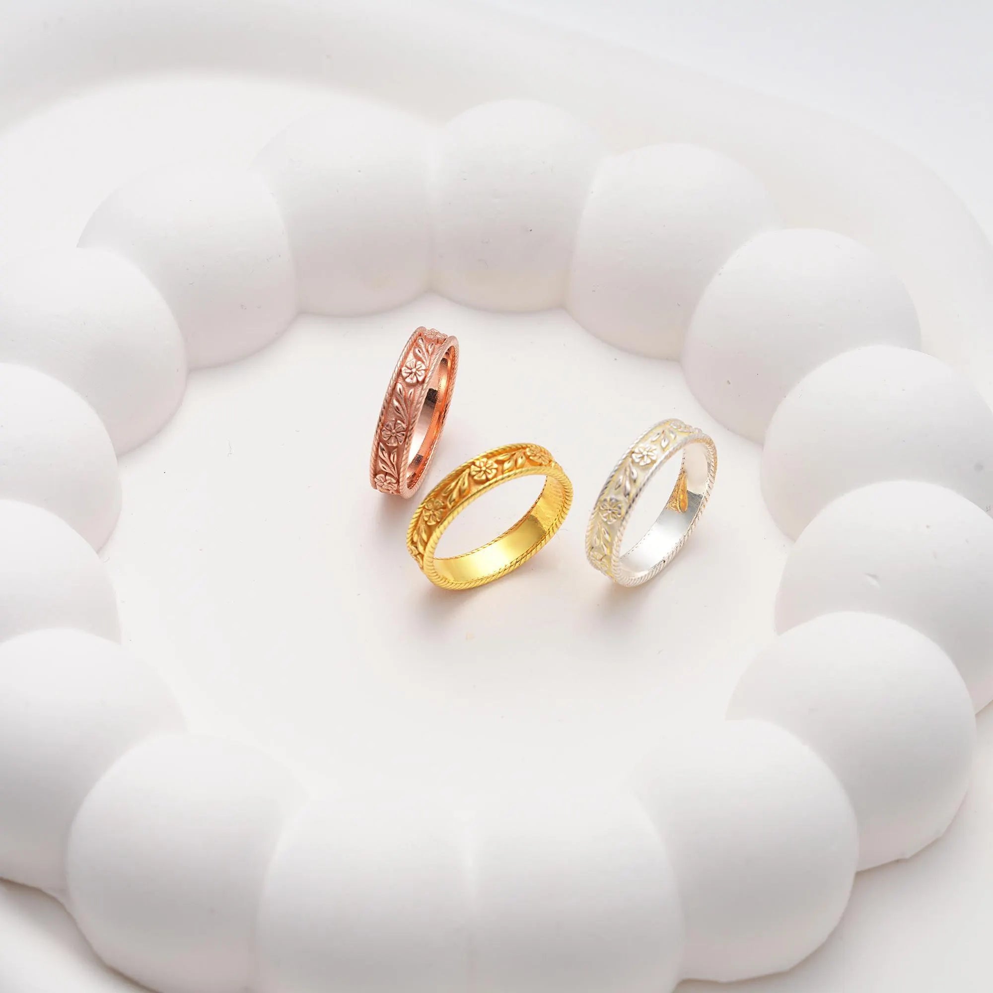14K Gold Dainty Wedding Band, Vintage Design Flower Wedding Ring, Bridal Jewelry, XW246