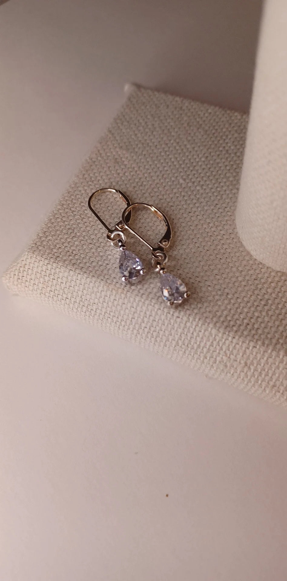Teardrop Cubic Zirconia Earrings: 925 Sterling Silver Leverback Dangle