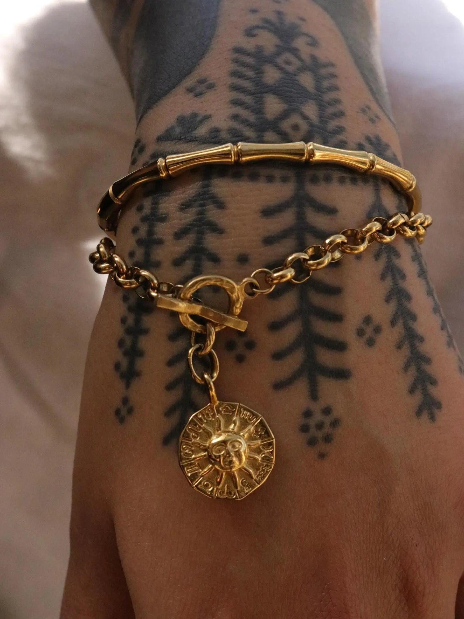 Elegant 18K Gold Bamboo Bangle - Chunky Minimalist Oval Bracelet, Perfect for Stacking!.