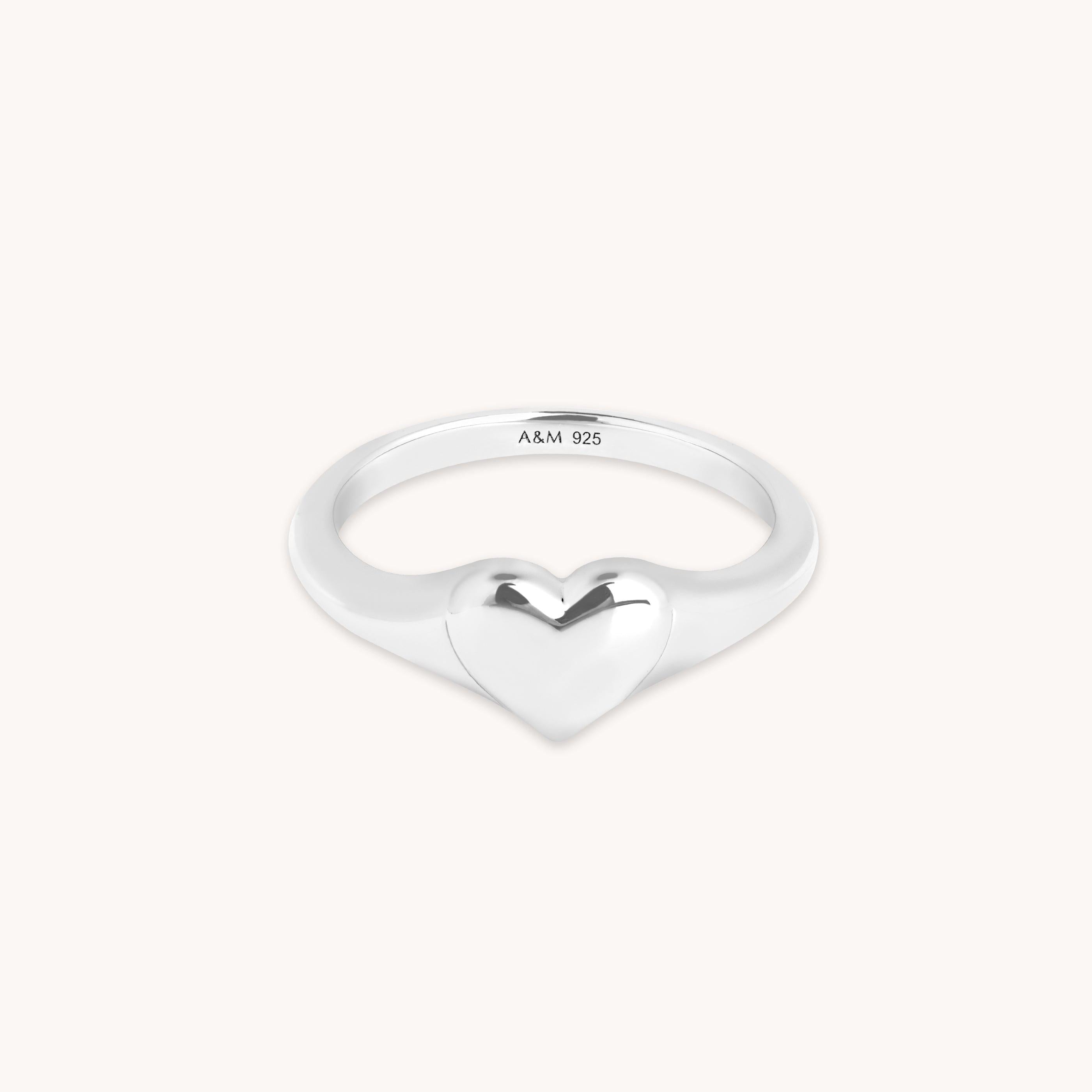 Elegant Silver Heart Signet Ring - Timeless Love Accessory.