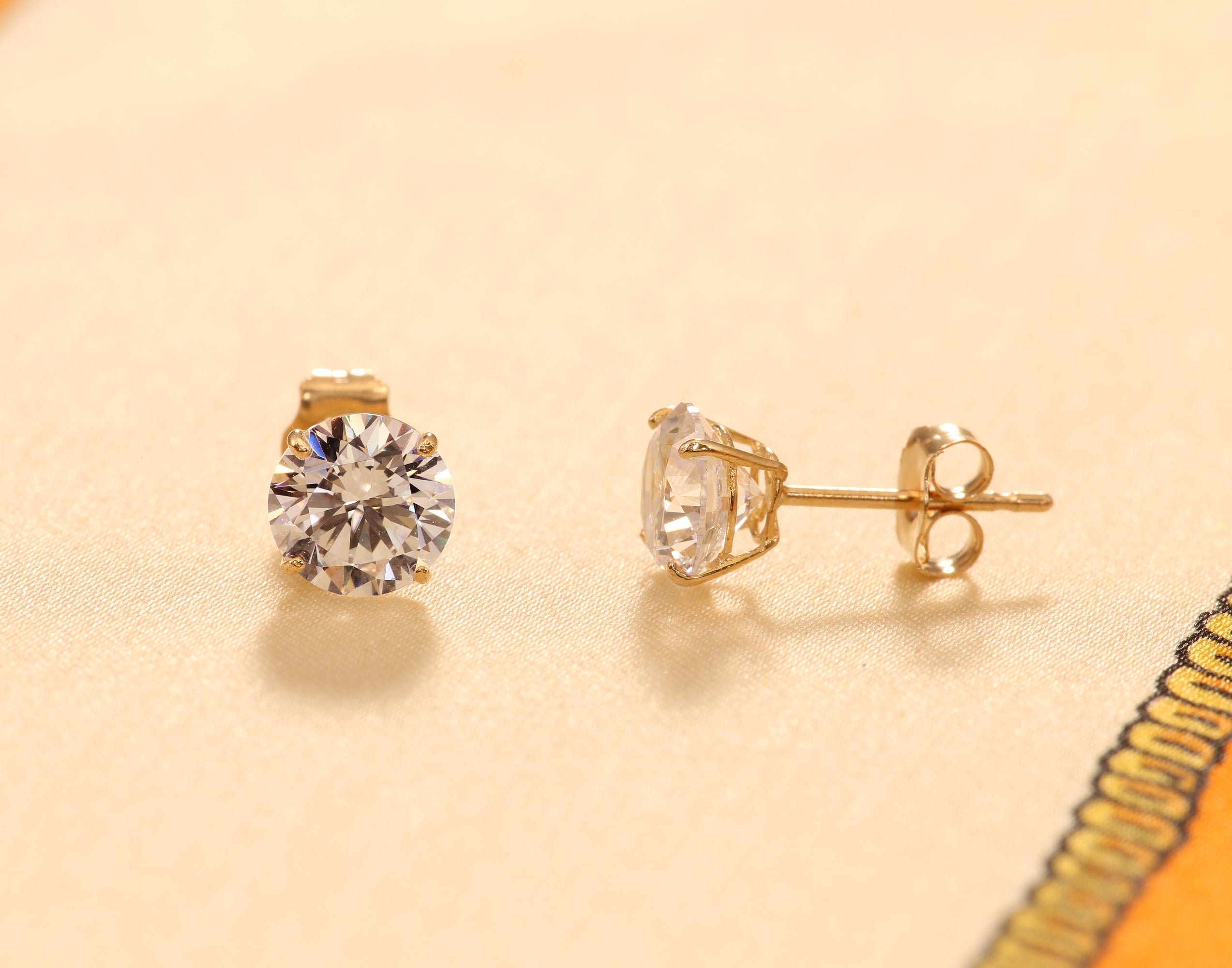 14K Yellow Gold Classic Solitaire Stud Earrings with Pushbacks