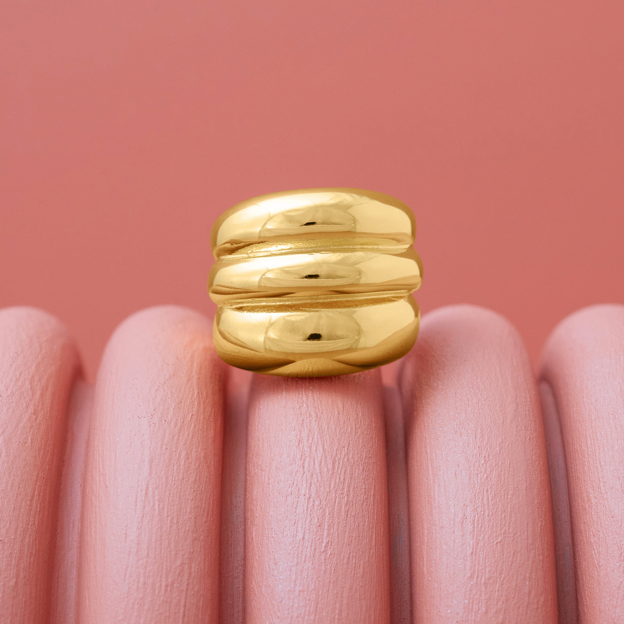 CHUNKY GOLD RIPPLE RING