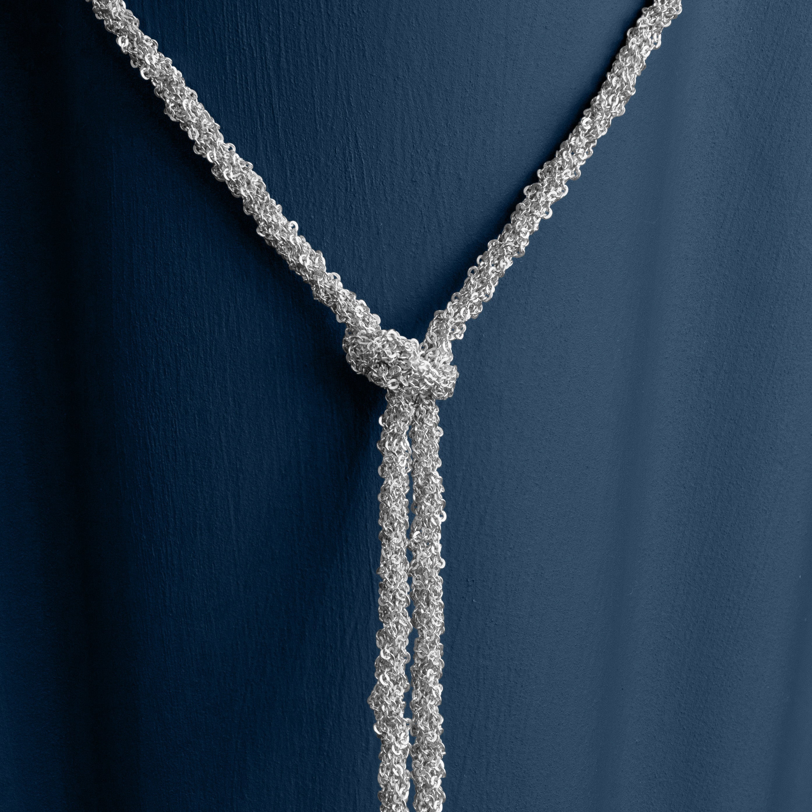SILVER WOVEN THREAD LARIAT KNOT NECKLACE