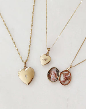Charming Mini Heart Locket - A Delightful Keepsake Pendant.