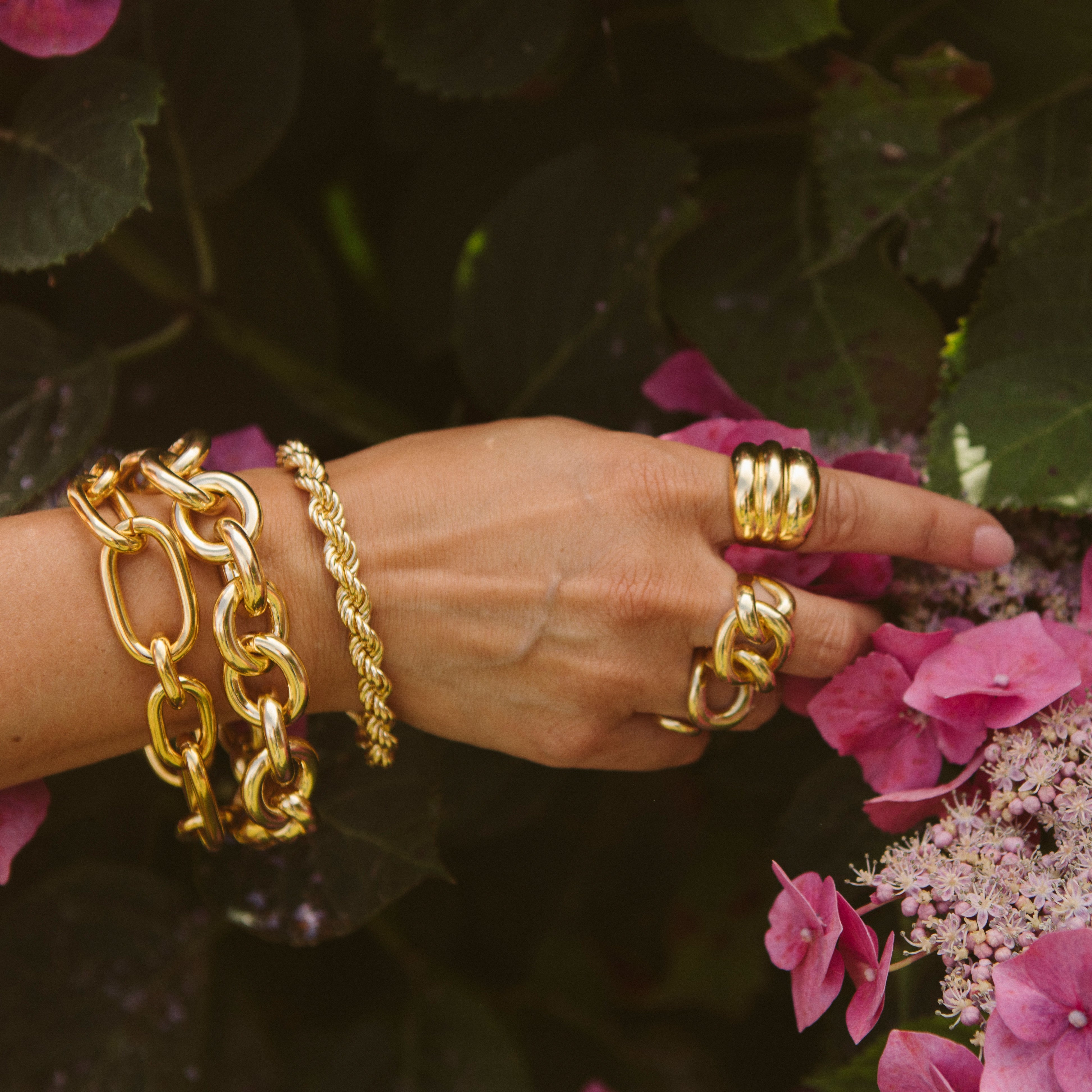 CHUNKY GOLD RIPPLE RING