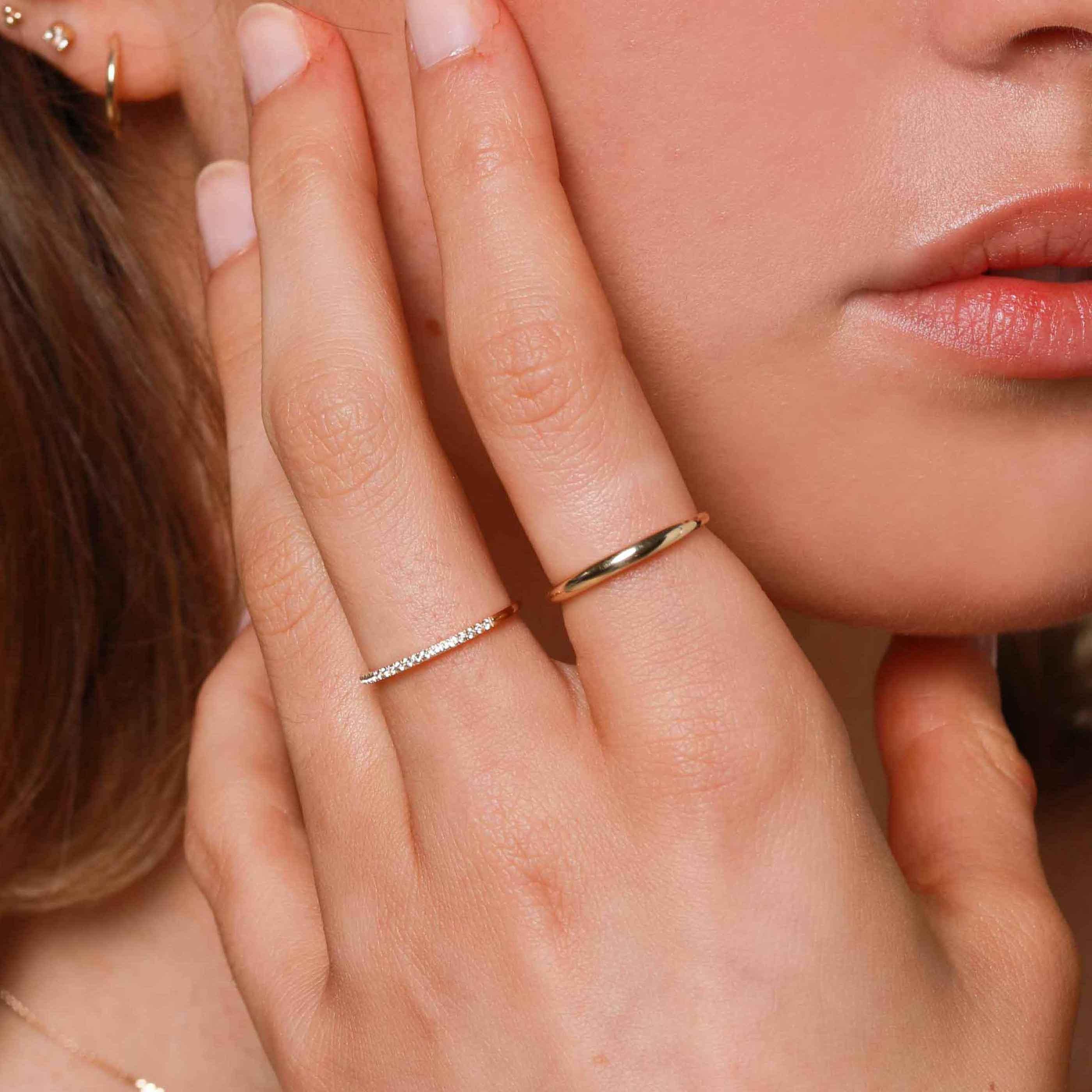 Stunning Solid Gold Topaz Eternity Ring - A Timeless Treasure.