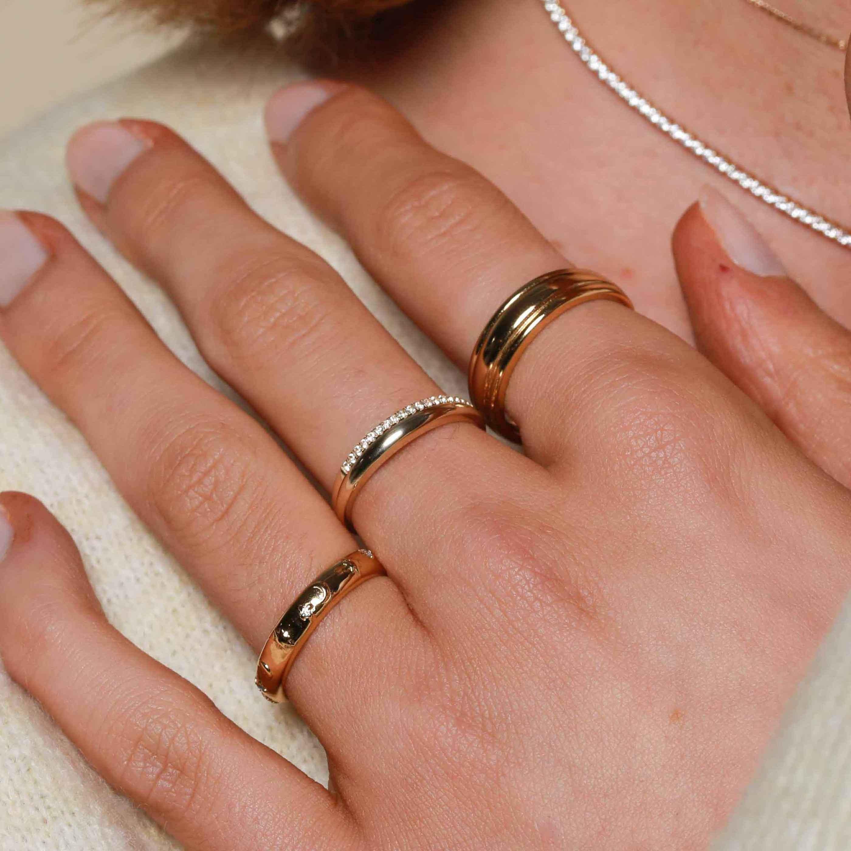 Stunning Solid Gold Topaz Eternity Ring - A Timeless Treasure.