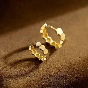 Gorgeous 14K Solid Gold Honeycomb Huggie Hoop Earrings for Women - Faceted Design.