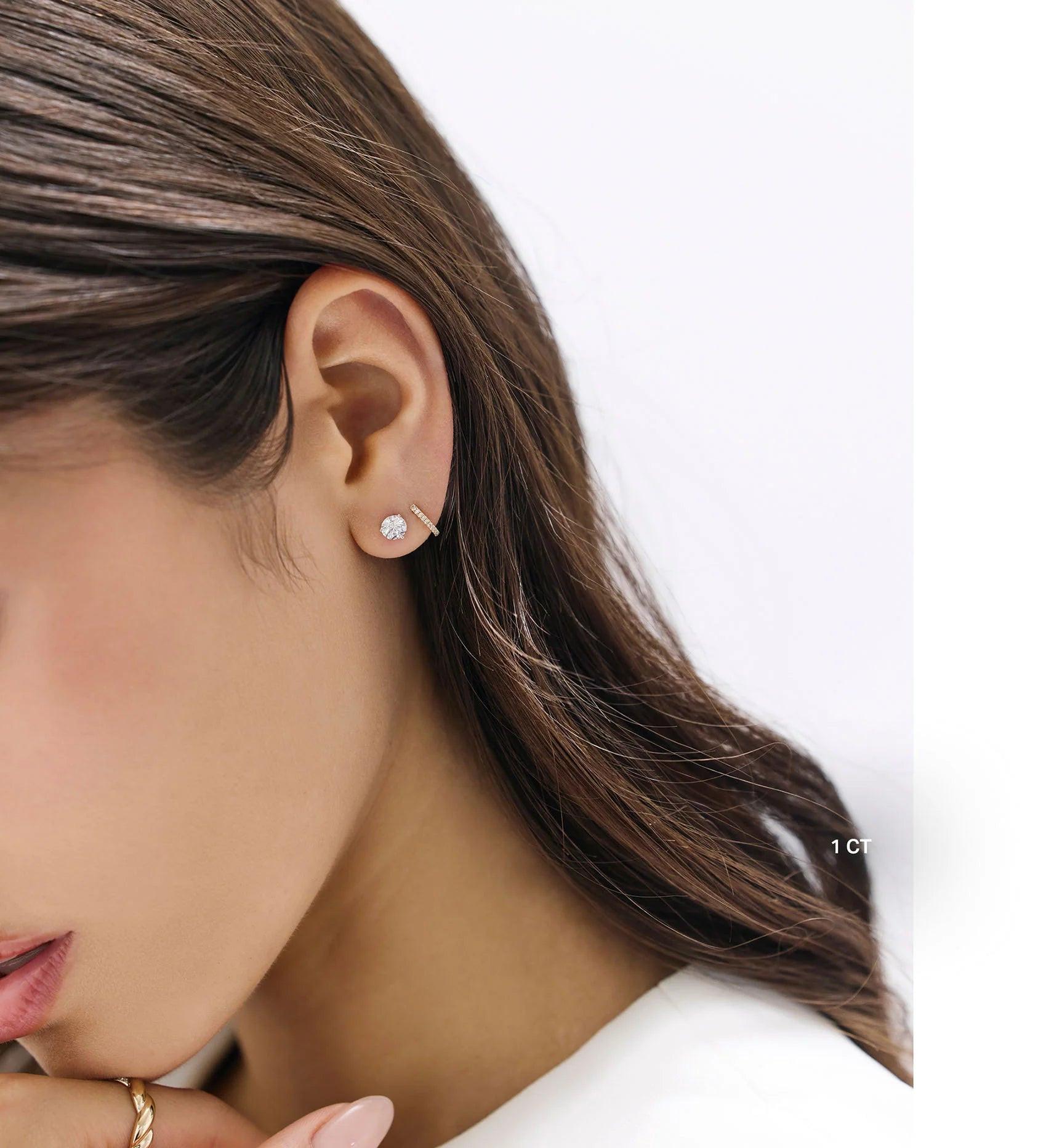 Stunning Round Diamond Stud Earrings for Timeless Elegance.