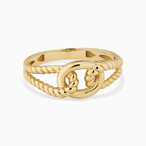 Elegant Marina Ring - A Timeless Statement Piece.
