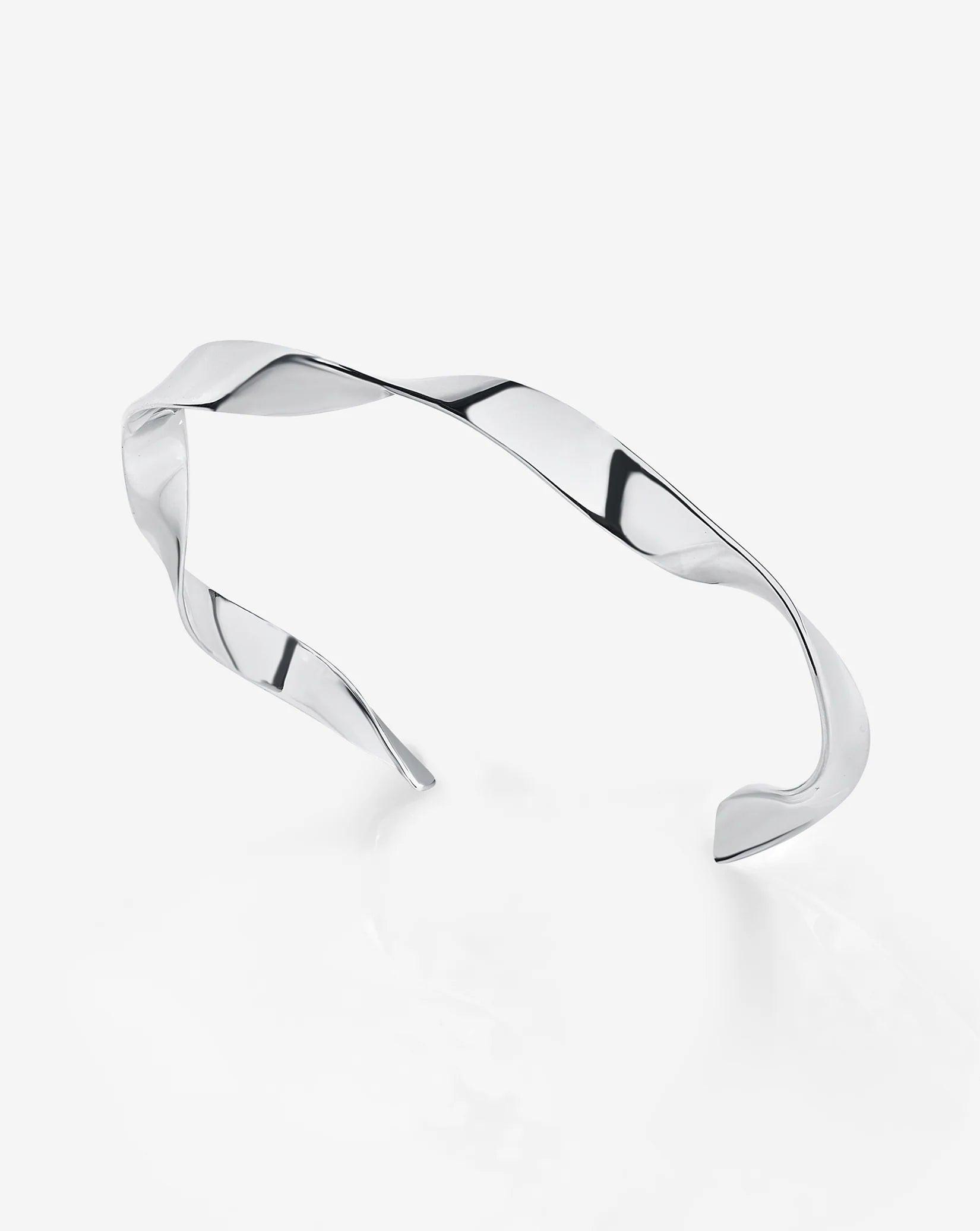 Elegant Silver Twist Cuff Bracelet – Timeless Style and Sophistication.