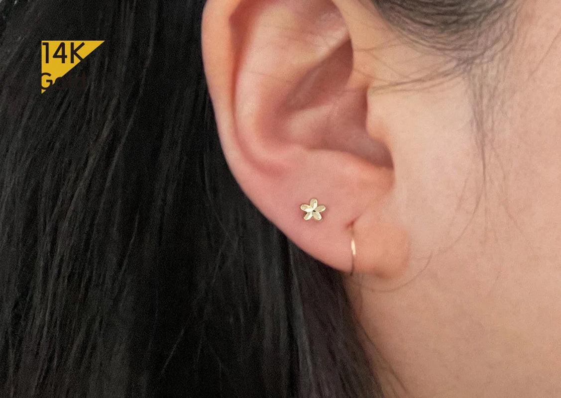 Dainty 14K Solid Gold Flower Stud Earrings - Shiny Yellow Gold Daisy Design Perfect for Gifting.