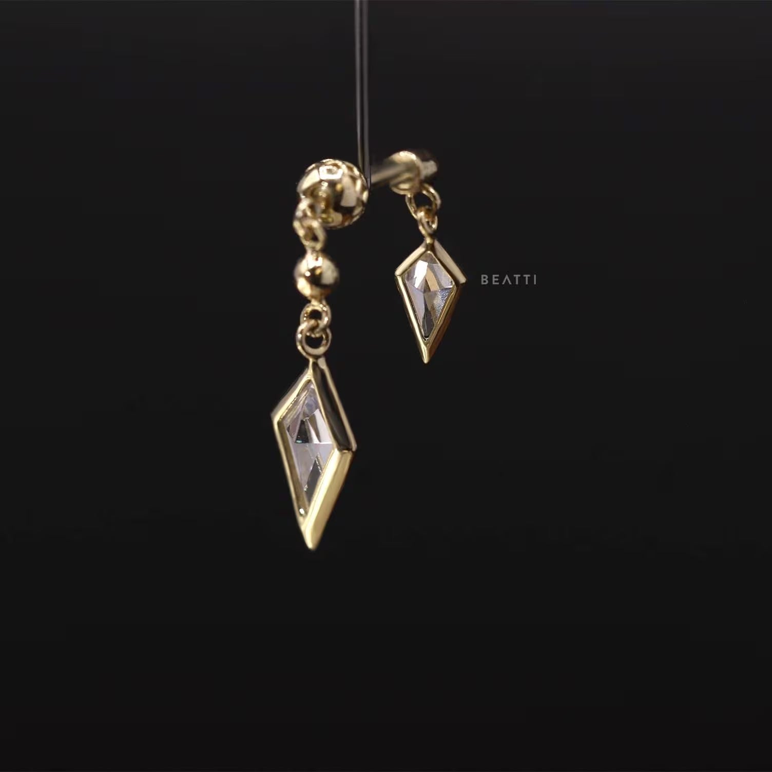 BEATTI Riké • 14K Solid Gold Double Diamond Barbell • Cartilage Earring • Forward Helix