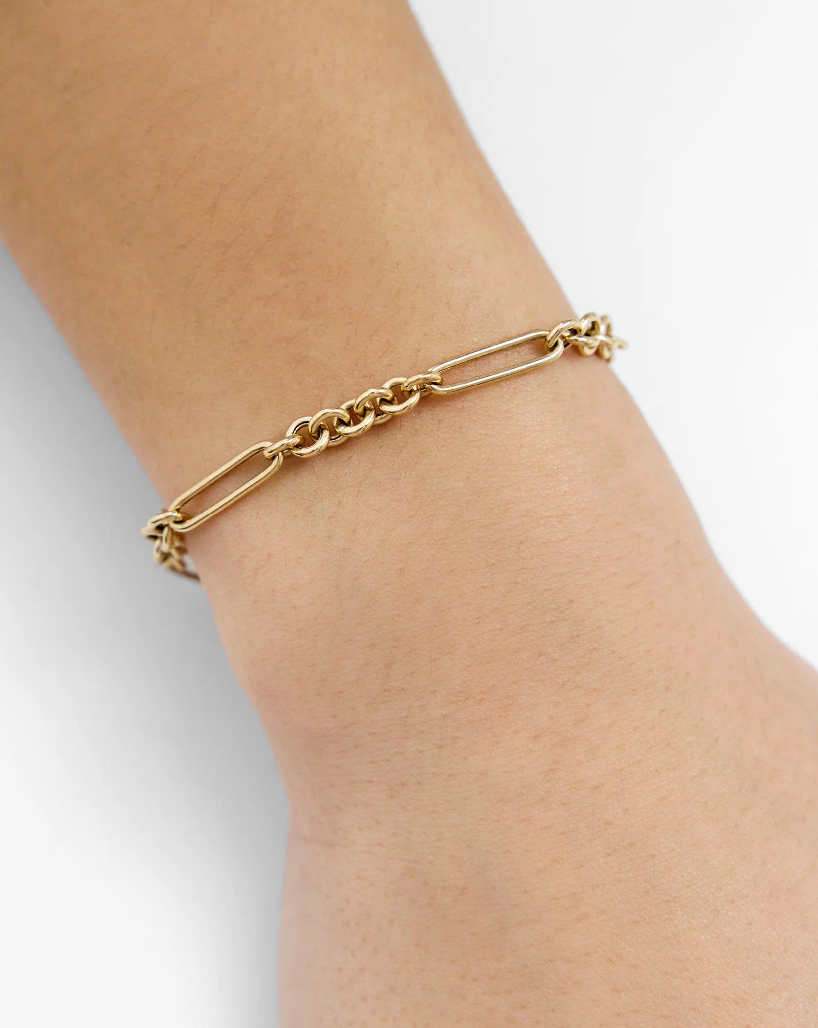 Elegant Mixed Link Chain Bracelet - Perfect for Any Occasion.