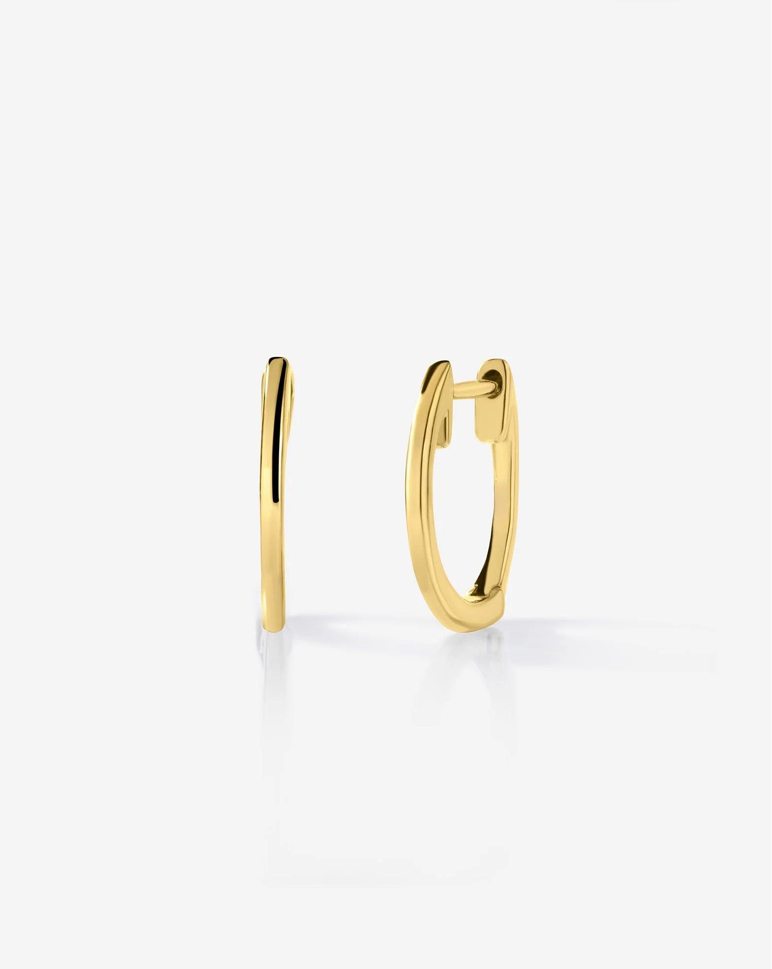 Elegant Classic Gold Huggie Earrings for Timeless Style.