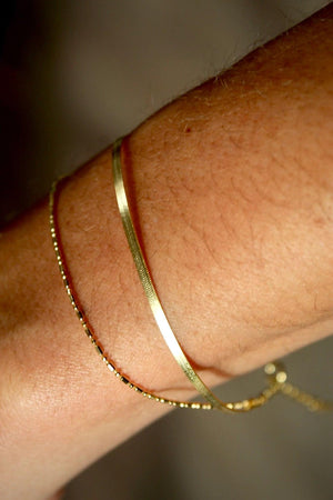 Elegant Gold Plated 925 Sterling Silver Double Chain Bracelet by Kiss London.