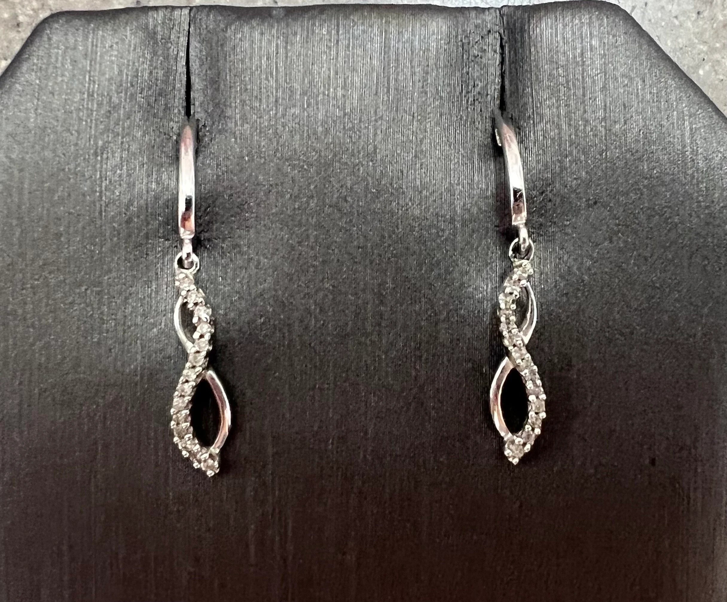 Vintage 10K White Gold Diamond Drop Dangle Earrings