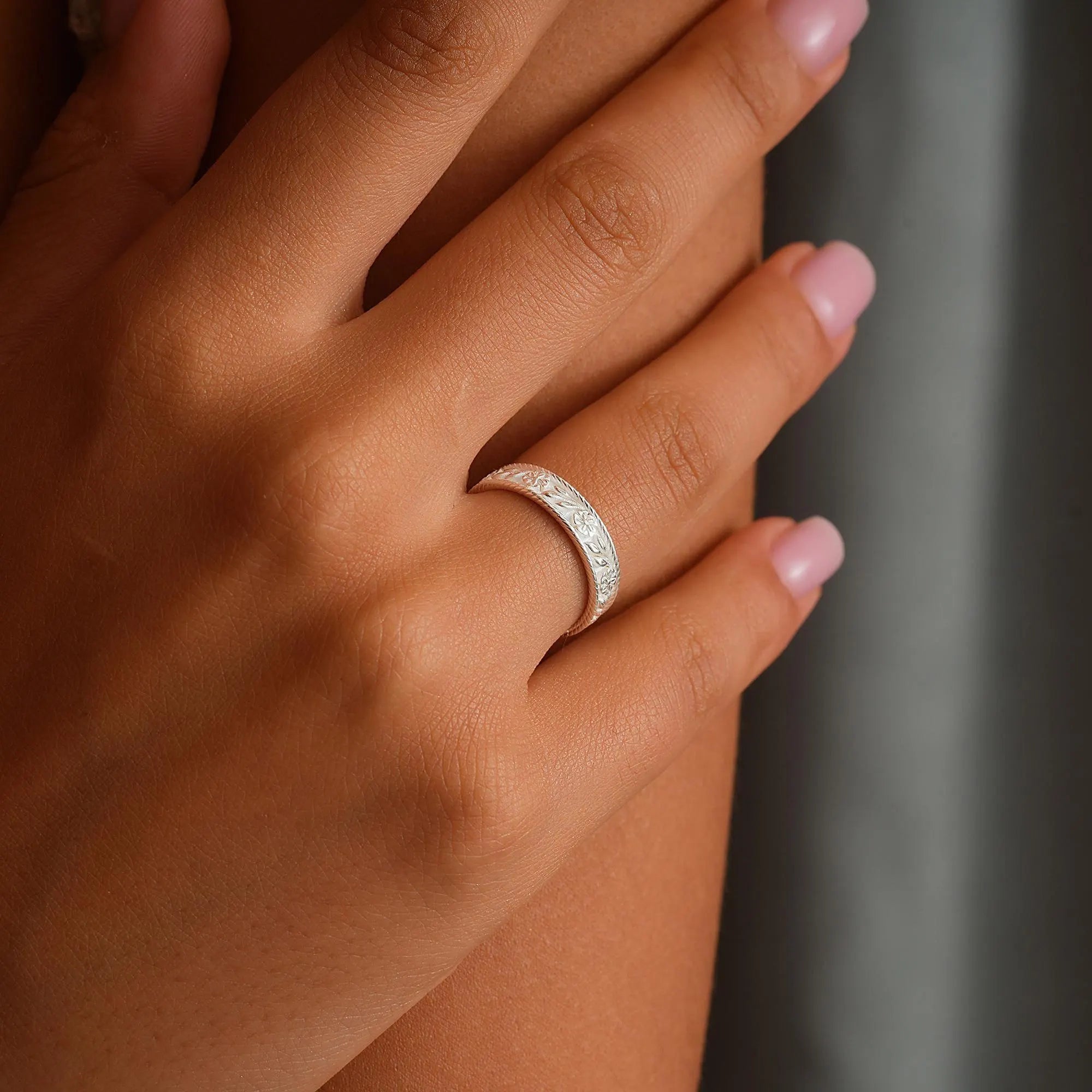 14K Gold Dainty Wedding Band, Vintage Design Flower Wedding Ring, Bridal Jewelry, XW246