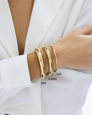 Elegant Stackable Gold Cloud Bangle - Elevate Your Style.