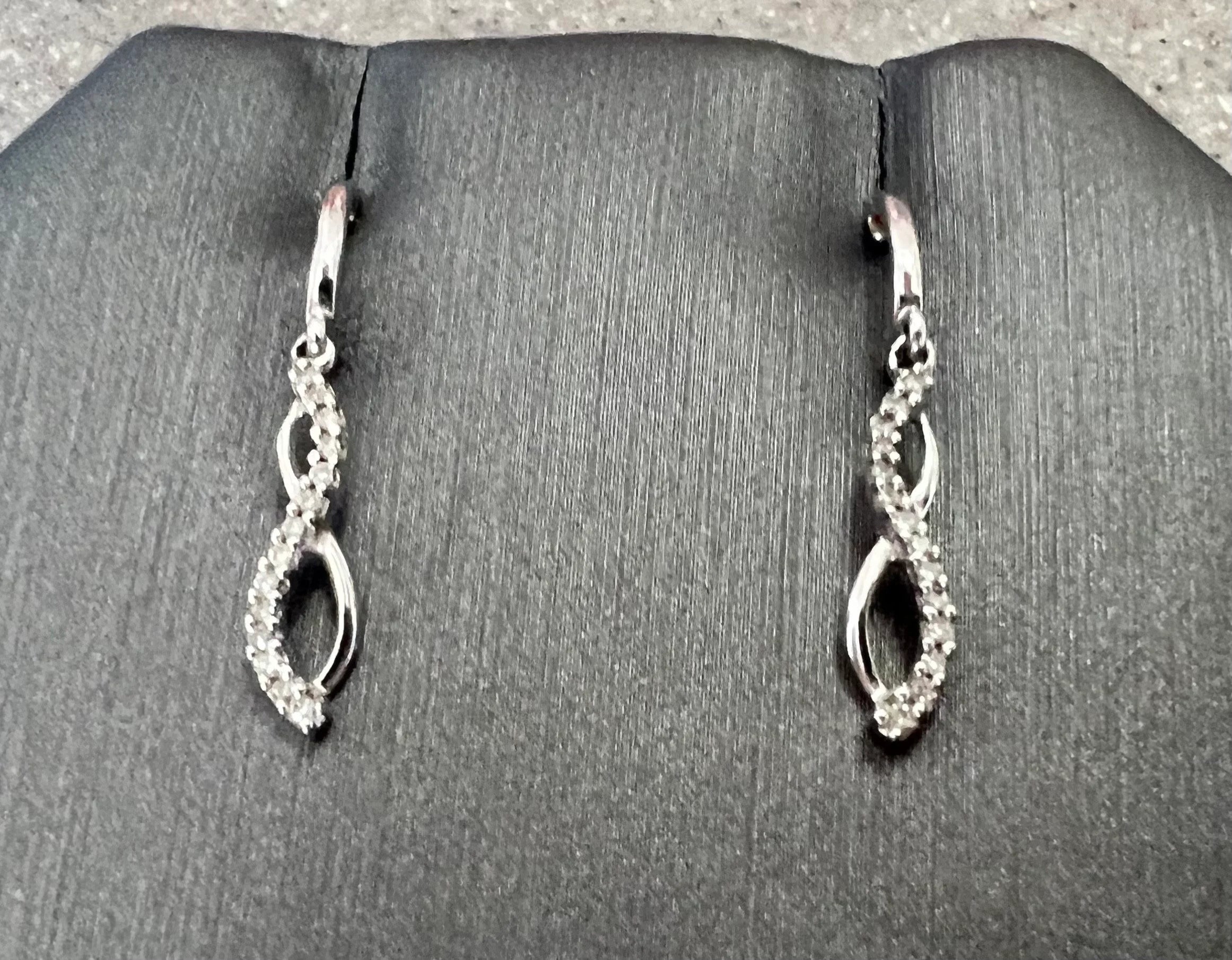 Vintage 10K White Gold Diamond Drop Dangle Earrings