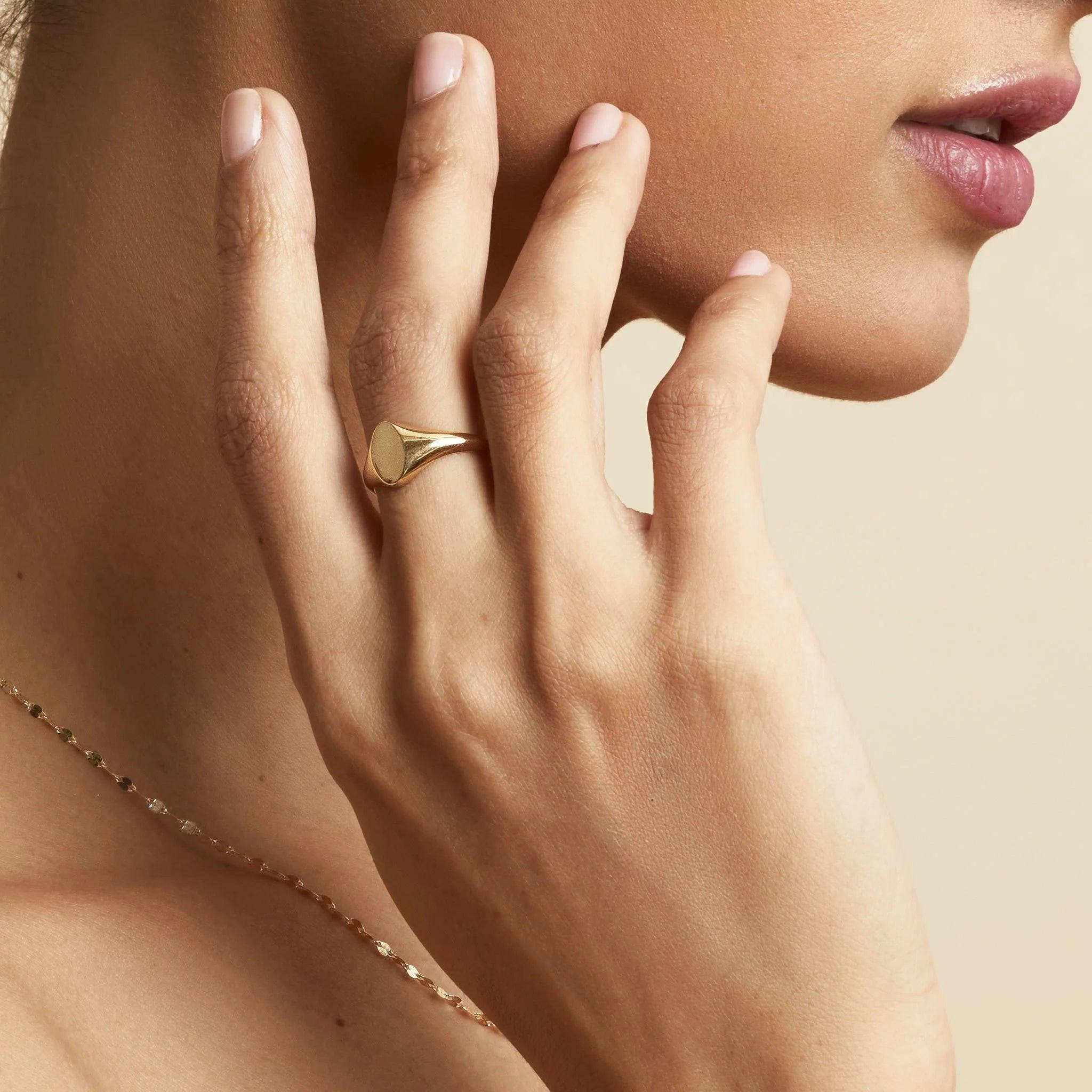 Elegant Florence Oval Signet Ring - Timeless Luxury for Any Occasion.