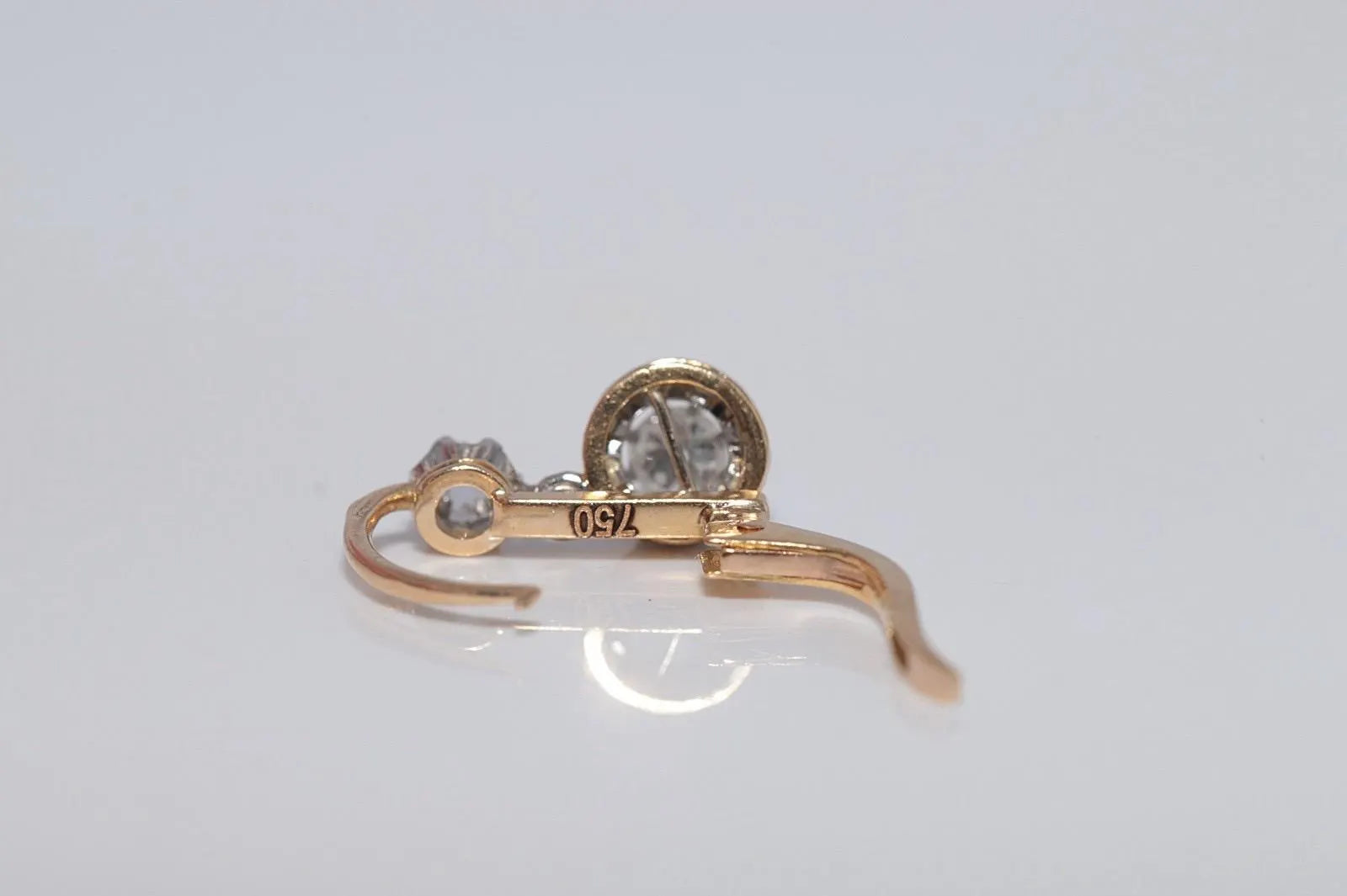 Antique Circa 1920S 18K Gold Art Deco Natural Diamond Decorated Earring