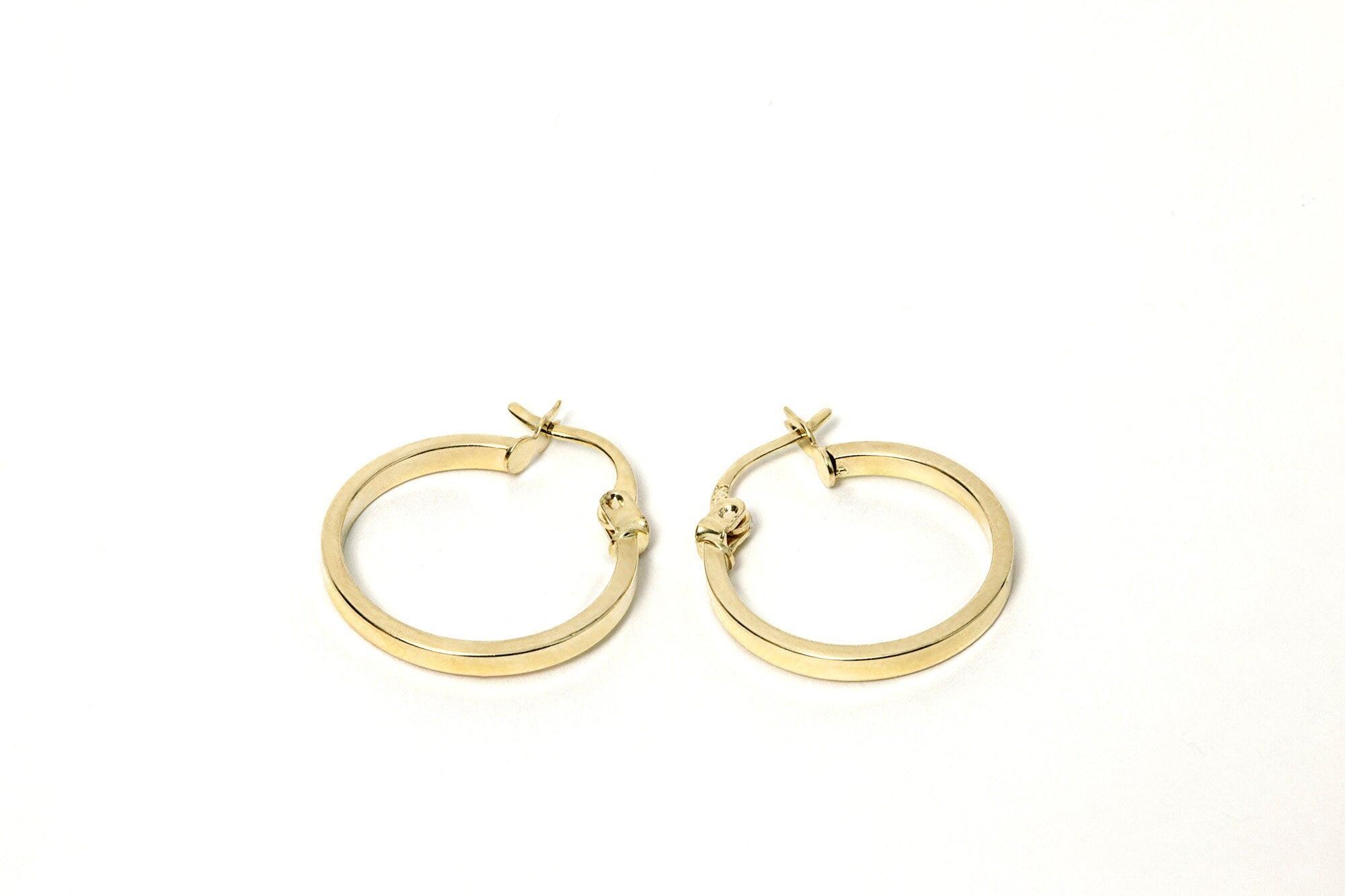 Elegant 14K Solid Gold Minimalist Lightweight Hoop Earrings – Perfect Gift for Her.