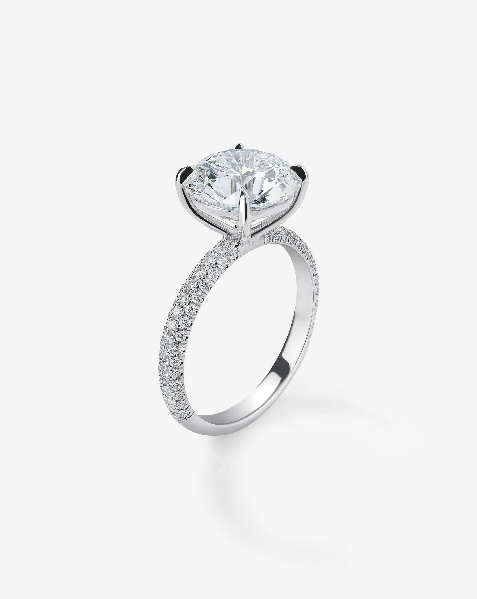 Stunning 3.18 Carat Round Lab Diamond in Elegant Pavé Cloud Setting.